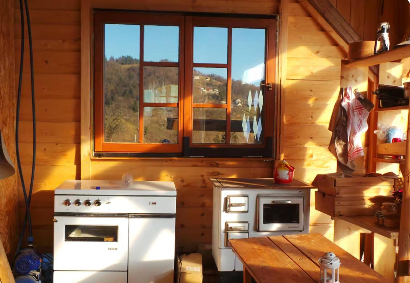 Maison d'hôtes Ranch At Geta à Razgorce Extérieur photo